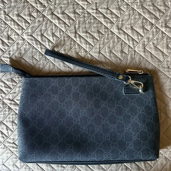 Large Wristlet/Clutch Purse - Picture 2 of 3